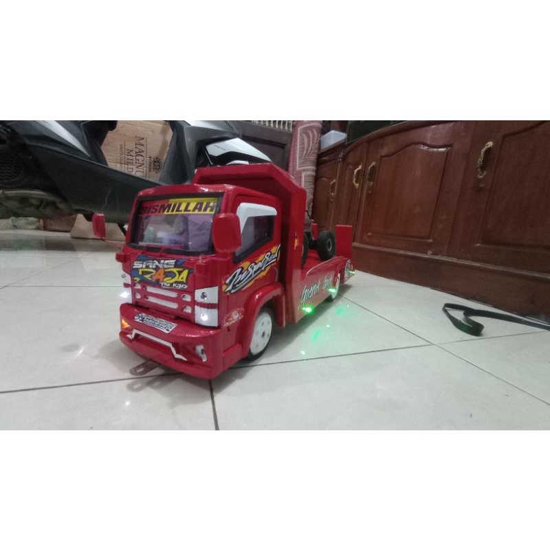 miniatur truk towing oleng bahan full kayu maoni