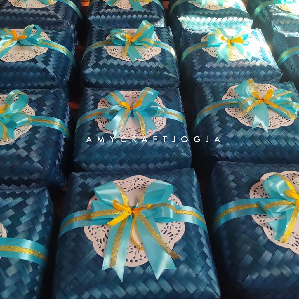 besek warna Besek Anyaman Bambu 18 x 18 cm/Besek Makanan Kekinian/Box Hampers/Besek Bambu Unik/Pipit
