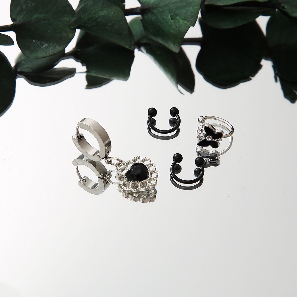 AY(CN) 4pcs / Set Anting Klip Telinga Model Butterfly Heart Drop Warna Hitam Gaya Retro Untuk Wanita