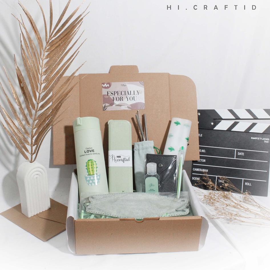 

[KODE PRODUK IIACL8287] READY - Hampers Botol Cactus | Souvenir | hampers tumbler Kado Ultah | Kado cewe cowo | hampers new norma | Hampers Tumblr | Kado wisuda | Kado Ultah | Kado cewe cowo |KADO HAMPERS GIFT BOX COwo HADIAH DOMPET BUKET BUNGA TUMBLER BO