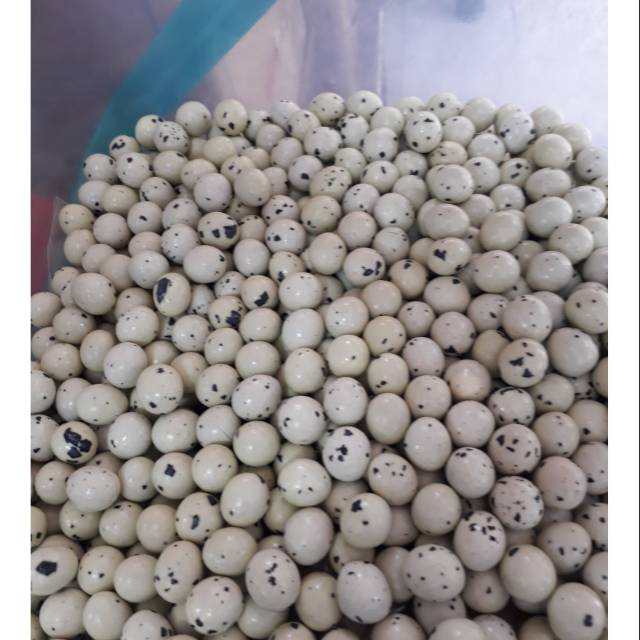 

Cokelat isi kacang
