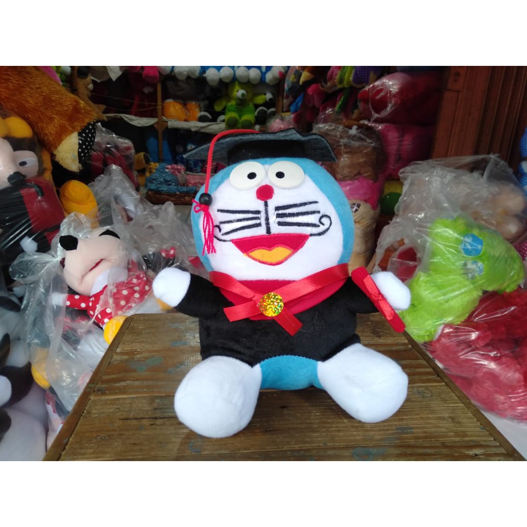 Boneka doraemon wisuda ukuran 20cm