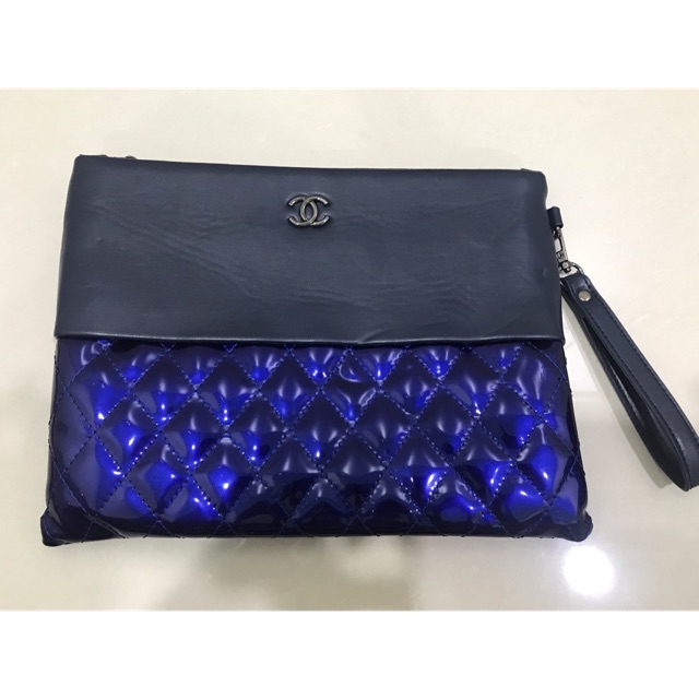 Preloved Clutch Chanel (Bukan Original)