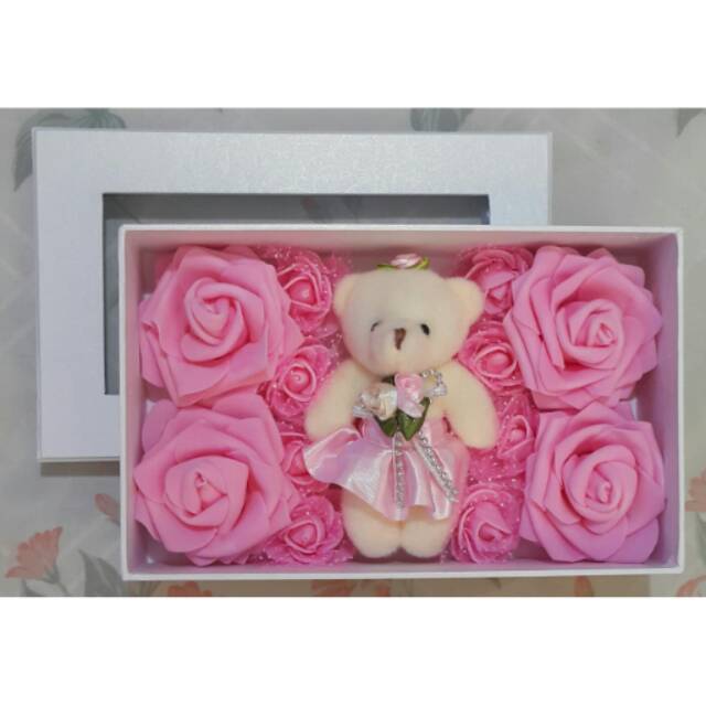 

Giftbox, kado ulang tahun, kado valentine, kado anniversary, boneka