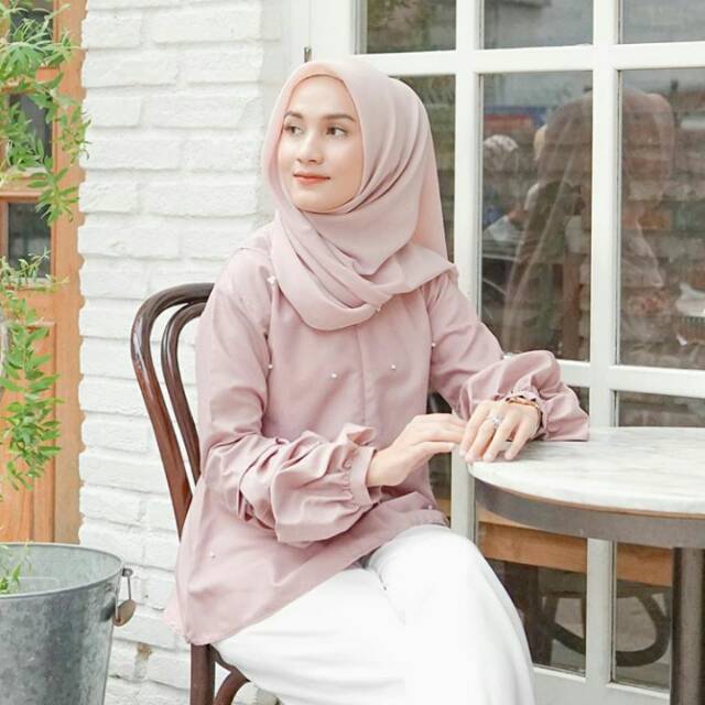 Luna blouse wearing klamby