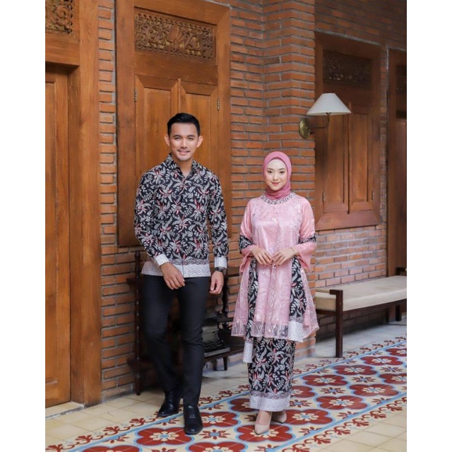 COUPLE BAJU KEBAYA BATIK TULLE MUTIARA DUSTY PINK LAMARAN TUNANGAN WISUDA
