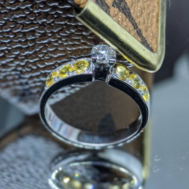 Cincin Solitaire berlian Eropa