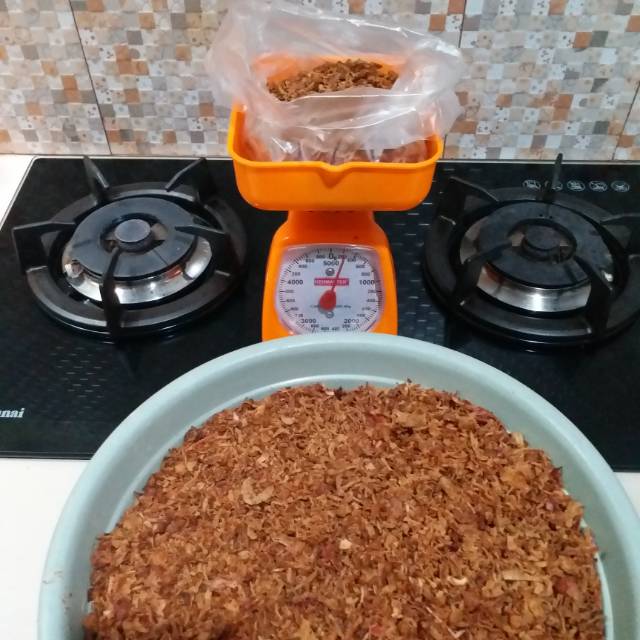 

Bawang Goreng 150 gr (Home Made) Melengkapi Kenikmatan Kuah Bakso Anda