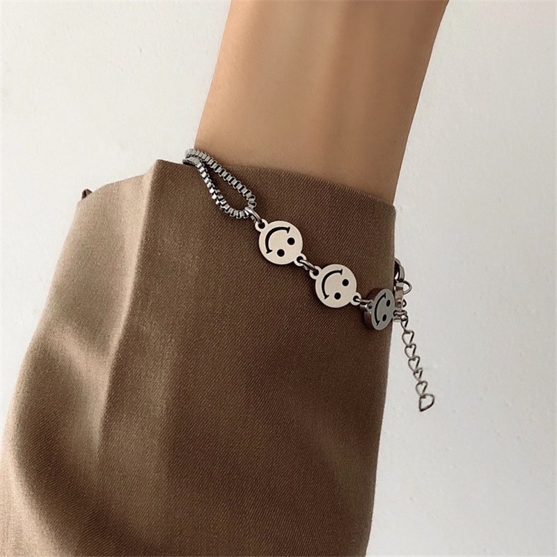 Korea Gelang Smiley Metal Hip-Hop Serut Aksesoris Fashion Pria Dan Wanita- olo