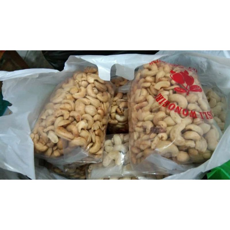 

Kacang Mede Kacang Mete Matang dan Mentah