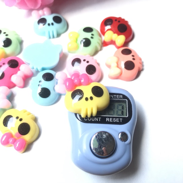 Skull mini Resin Tengkorak 18mm isi 6pcs Bahan Craft aksesoris Rambut Jepit Tasbih digital