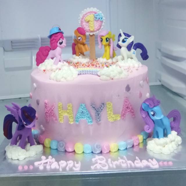 

Cake litle pony with topper