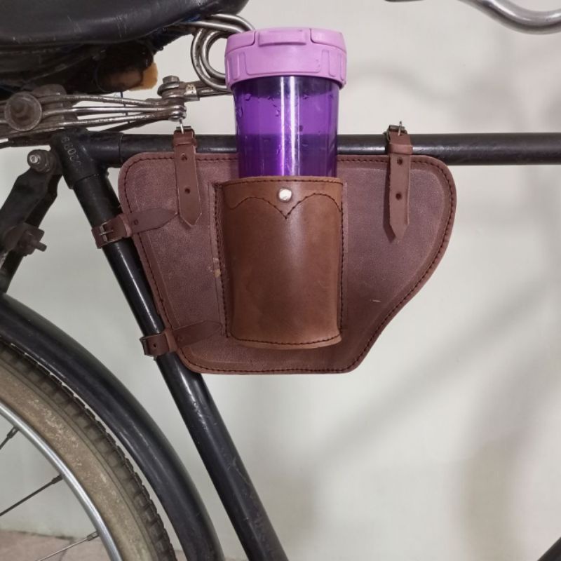 Tas tempat air minum sepeda onthel, tas dalangan.