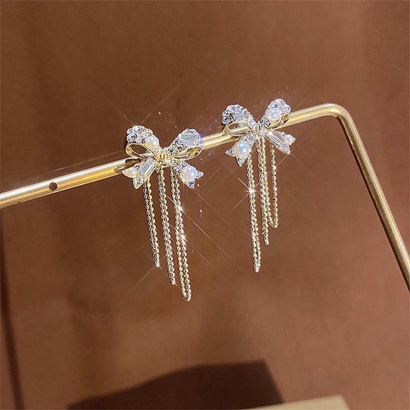 Anting Tusuk Gantung Temperament Desain Pita + Mutiara + Berlian Gaya Trendy Untuk Wanita