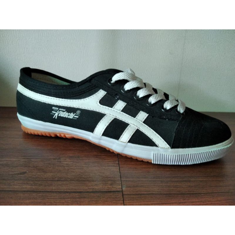 KODACHI BLACK WHITE