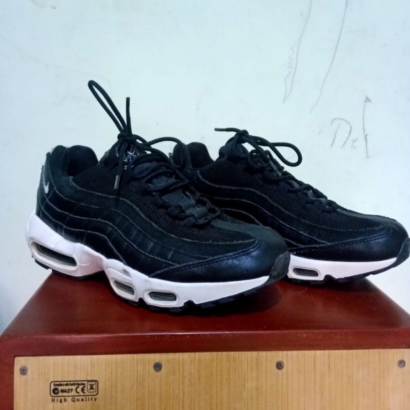 rebel skulls air max 95