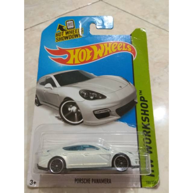 Hot Wheels Porsche Panamera putih