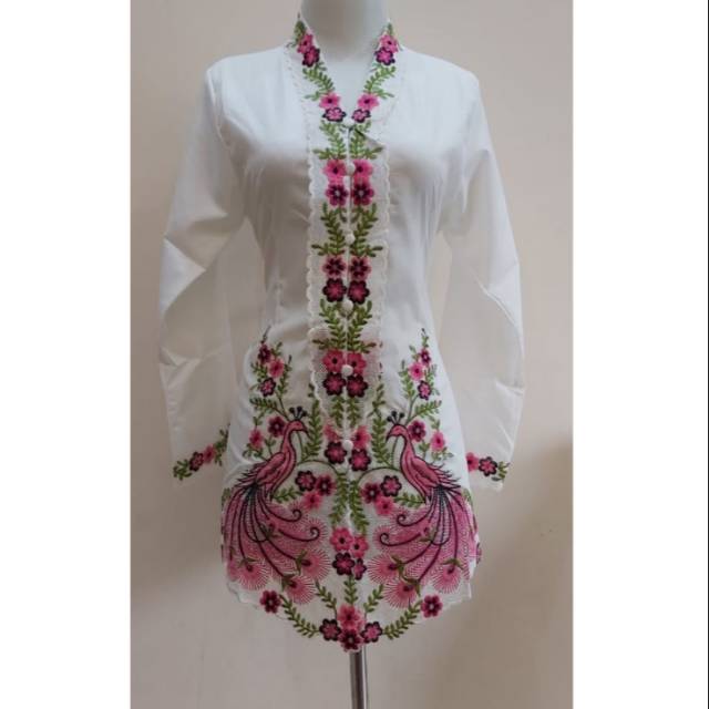 Kebaya bordir merak