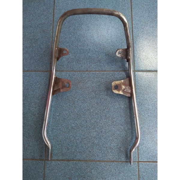 Begel behel pegangan tangan jok belakang  Suzuki gp100 original