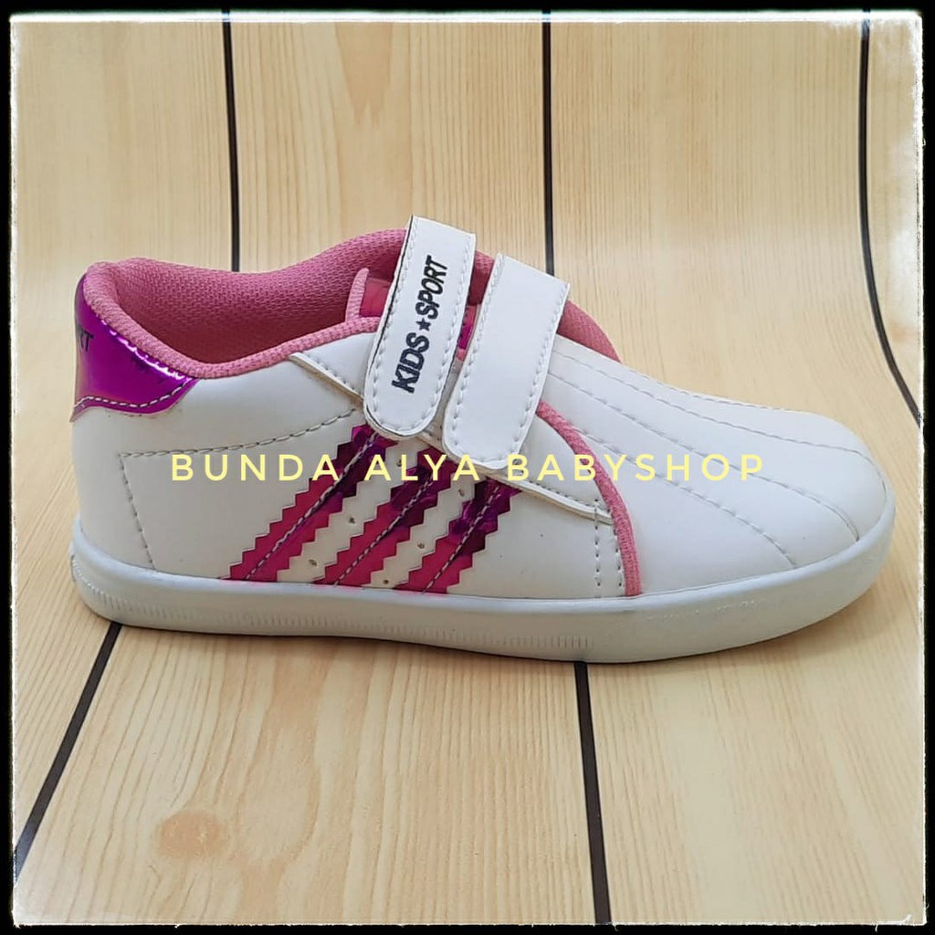 Sepatu Anak Perempuan Usia 6 7 Tahun PUTIH FANTA Size 34 - Sepatu Anak Cewek Sporty Sneakers