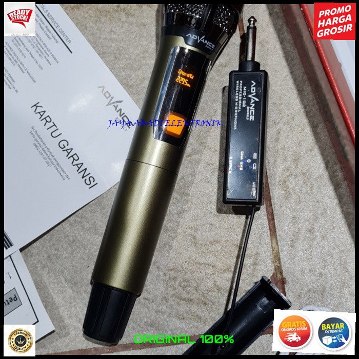 G571 MIC WIRELESS UHF DIGITAL LCD SINGLE CAS MIK WIRELES SEPASANG CHARGER MIKROPON MIKROPHONE SOUNDBEST DISPLAY MICROPHONE ADVANCE KARAOKE VOKAL VOCAL ARTIS PROFESIONAL PRO SOUND BEST SISTEM AUDIO PANGGUNG LEGENDARY DYNAMIC PENGERAS SUARA HIFI