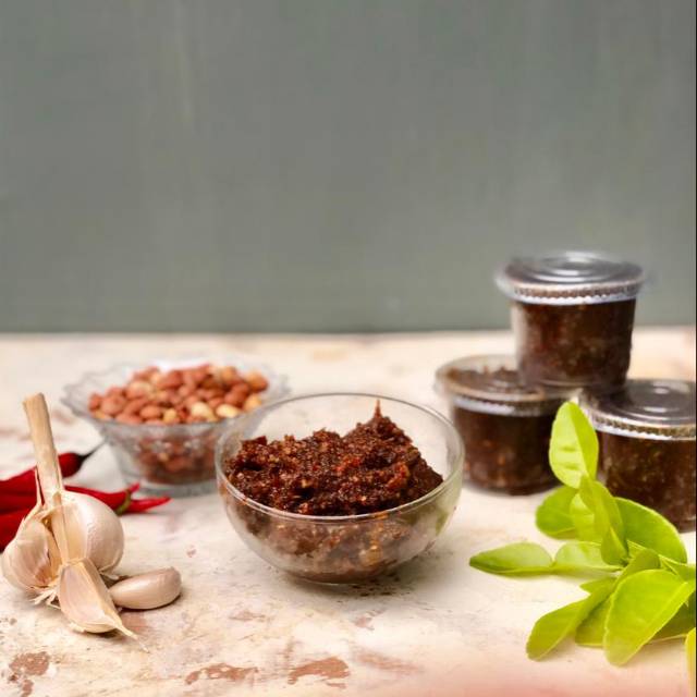 

Sambel pecel kediri. Home Made dan sehat karena no oil (kacang dimasak sangrai)