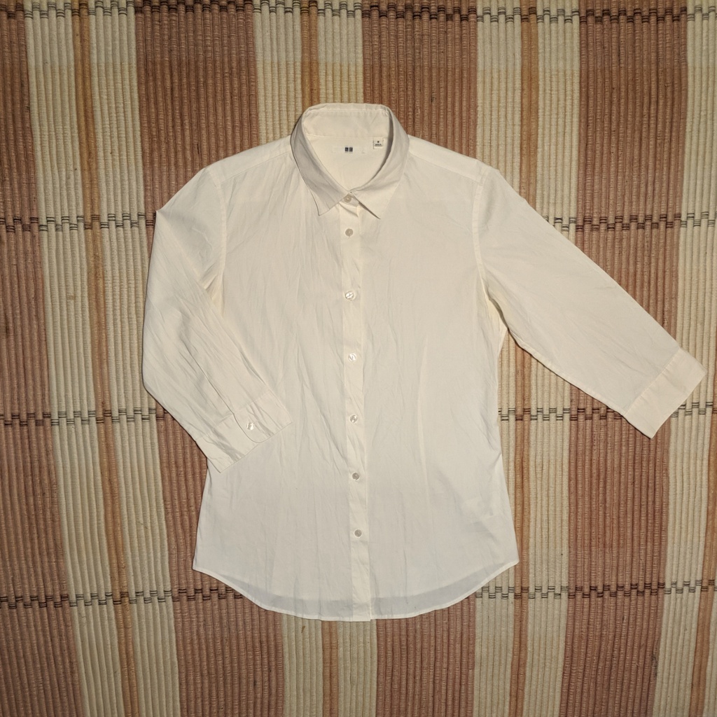 Kemeja Putih Wanita UNIQLO Shirt Lengan 3/4 Original Second Preloved