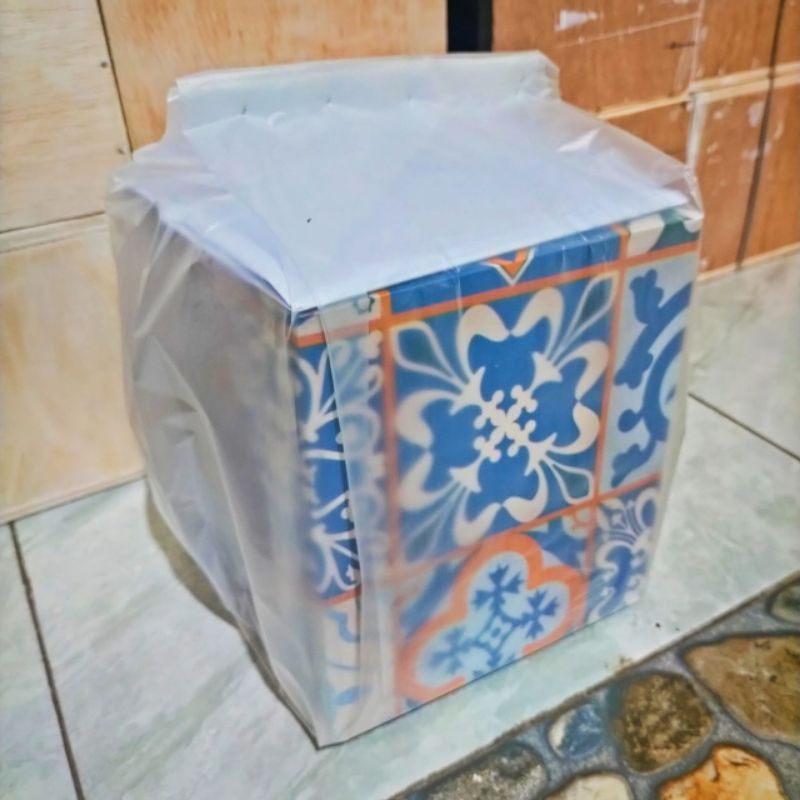 celengan kayu motif batik blue