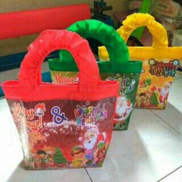 

tas bingkisan natal dan tahun baru