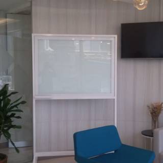 Papan tulis kaca kaki roda UK 90 x 120 100 x 200cm Papan tulis kaca kaki roda UK 90 x 120 100 x 200cm