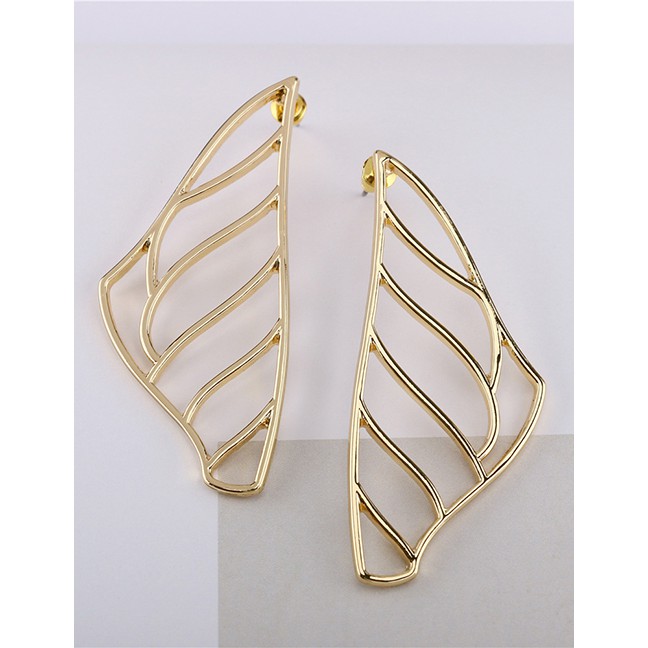 LRC Anting Tusuk Fashion Gold Pictographic Wing Wavy Geometric Hollow Earrings F69798