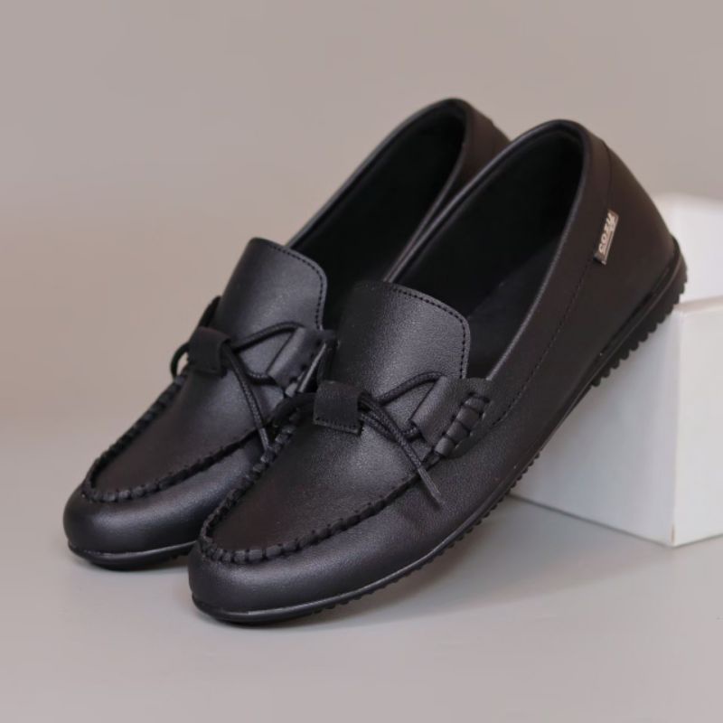 Xshoesbdg.id X Kyoto Sepatu Kasual Pria Slip On Pria Formal Kulit Sintetis Santai Kerja Kondangan