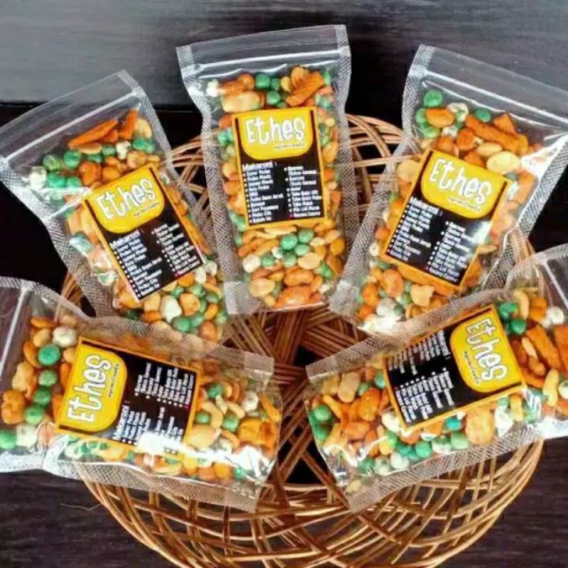 

KACANG CAMPUR 65GR