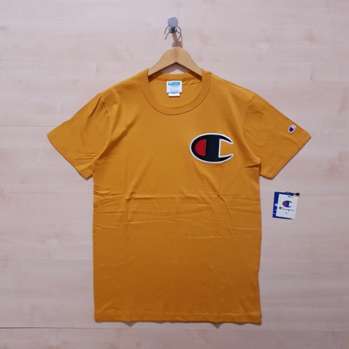 KAOS T SHIRT CHAMPION EMBORDIERED BIG C LOGO TEE YELLOW - M
