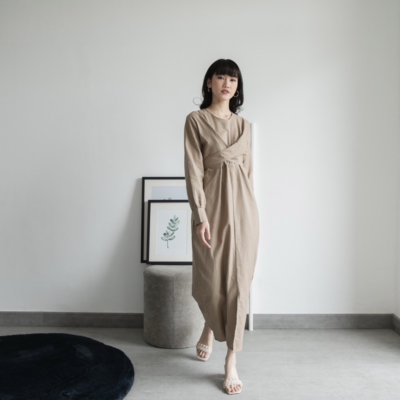 Arqelclo 예지 Yae-Ji Dress Arqelclo - Maxi Dress with Rope - READY STOCK-Ash Brown