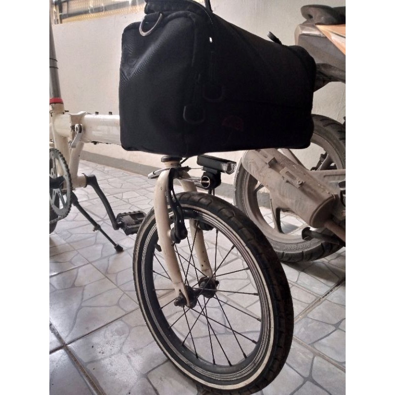 bracket/adaptor lampu sepeda