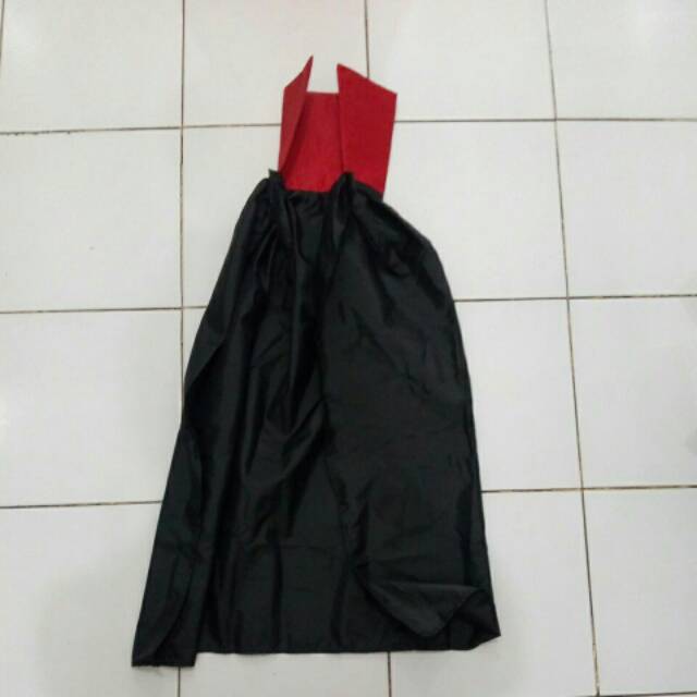 Jubah hallowen anak drakula 75 cm