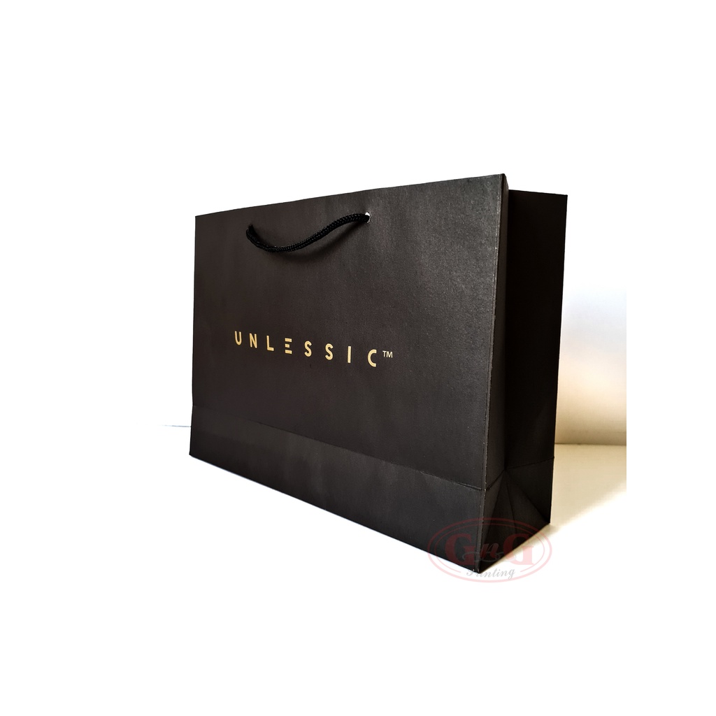 

Paper Bag Kraft Hitam Custom Print / Shopping Bag / Paper Bag Sablon / 37x17x27 / Min. 100pcs