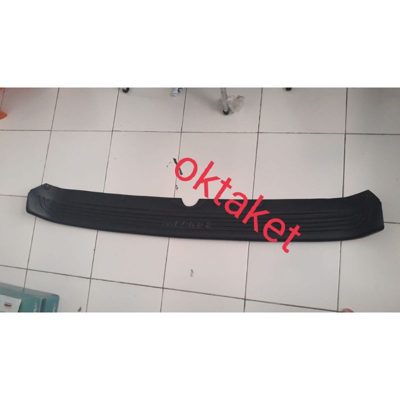 sillplate belakang Kijang 1997-2003 hitam