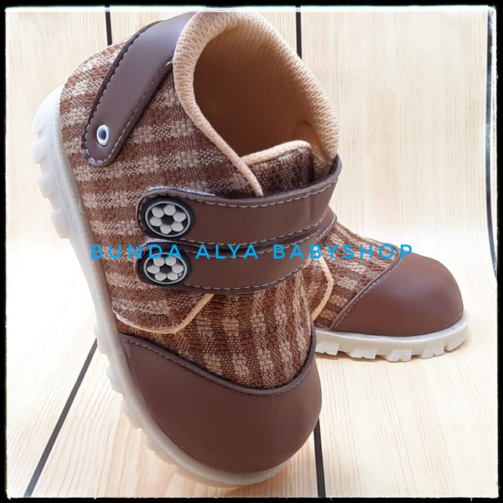 Sepatu Boots Anak Laki Laki Usia 1  Tahunan Size 22 COKLAT MUDA - Sepatu Boots Anak Laki Kotak