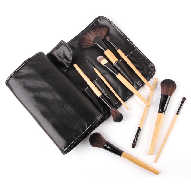 Professional Brush Make Up 32 Set dengan Pouch - Black