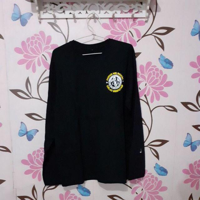 Kaos Cap Orang Tua Duduk Melingkar Gelas Berputar Bahagia Bersama Orang Tua Sablon Pu