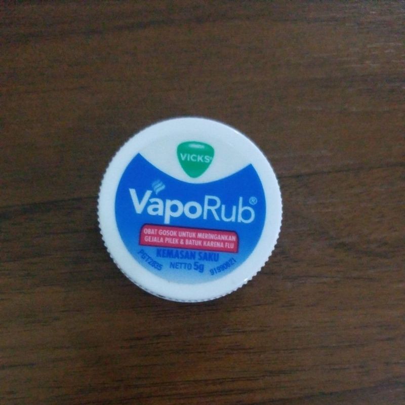 vicks vaporub 5gr dan 10gr