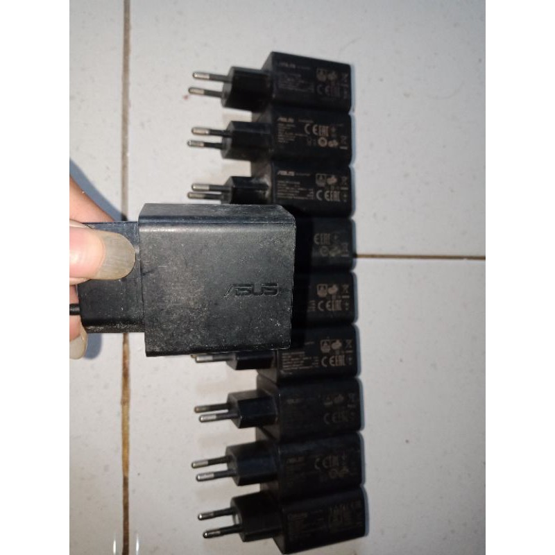 Charger/cas hp asus output 2A ori