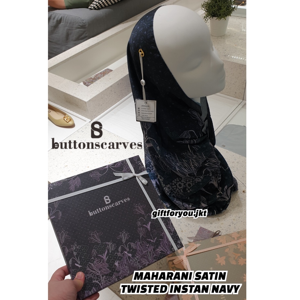 Buttonscarves Maharani Satin Twisted Instan Navy Hijab Original Kerudung