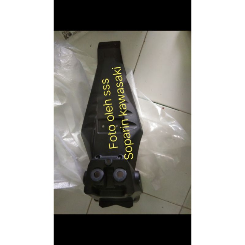 spakbor buntut belakang KLX 250