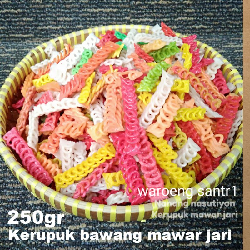 

Kerupuk krupuk bawang mawar jari mentah mekar siap goreng 250gram