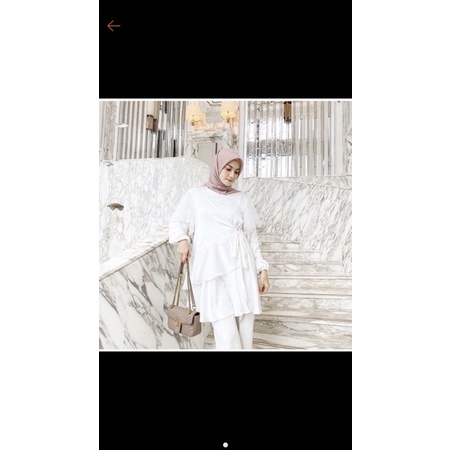 Celine Blouse Vanilla Hijab size S