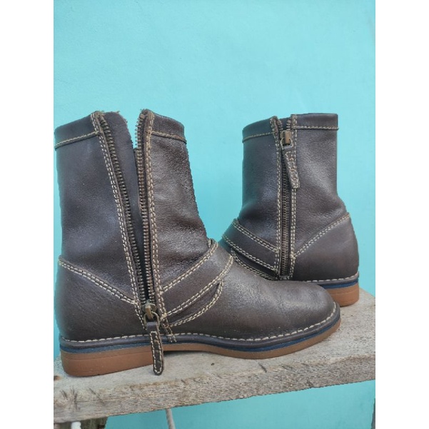 sepatu boots hush puppies