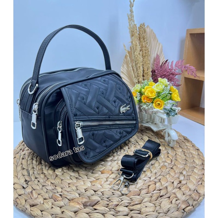 TAS SLEMPANG TUTUP KARET BANYAK  RUANG SLETING MIRING  SIZE 22X18CM